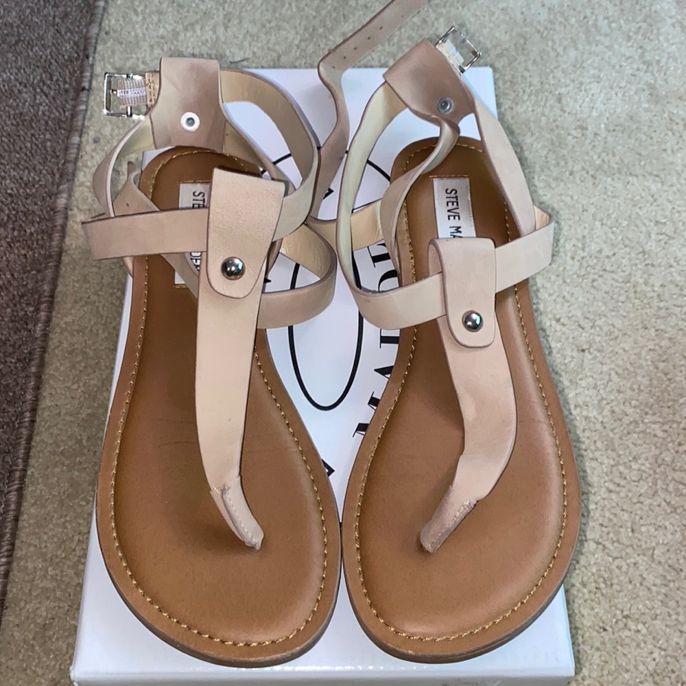 Steve Madden flat sandals